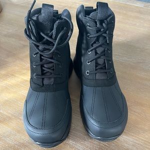 UGG Men’s Emmett Waterproff snow boots